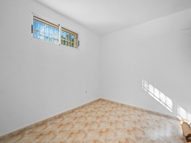 Villa for Sale in Benijofar, Alicante, 30