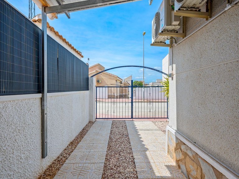 Town House for Sale in Rojales, Alicante, 39