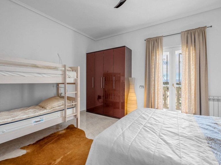 Villa for Sale in Rojales, Alicante, 35
