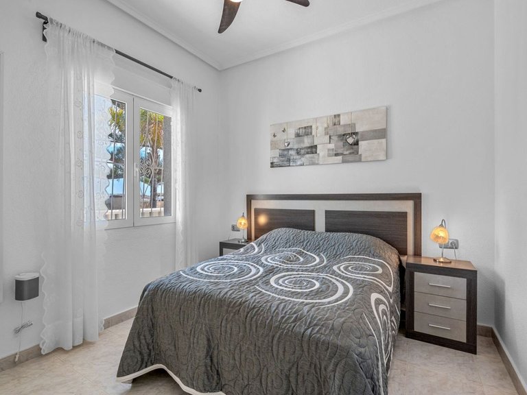 Villa for Sale in Rojales, Alicante, 42