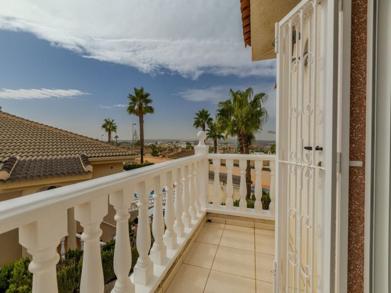 Villa for Sale in Rojales, Alicante, 28