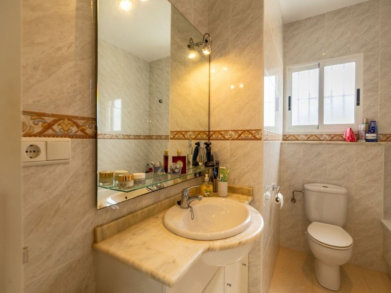Villa for Sale in Rojales, Alicante, 30