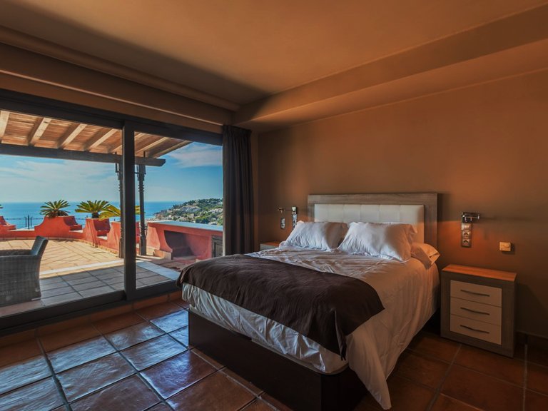 SPECTACULAR VILLA, EXCEPTIONAL QUALITY 13
