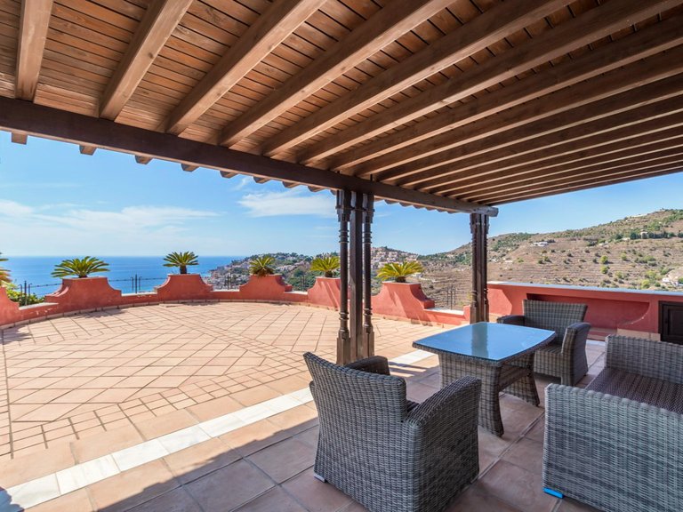 SPECTACULAR VILLA, EXCEPTIONAL QUALITY 3