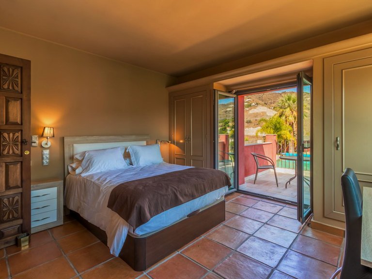 SPECTACULAR VILLA, EXCEPTIONAL QUALITY 21