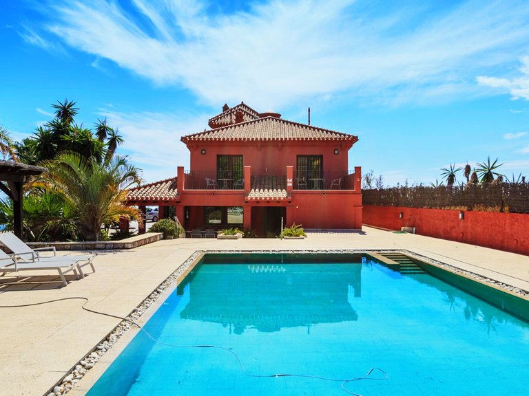 SPECTACULAR VILLA, EXCEPTIONAL QUALITY 25