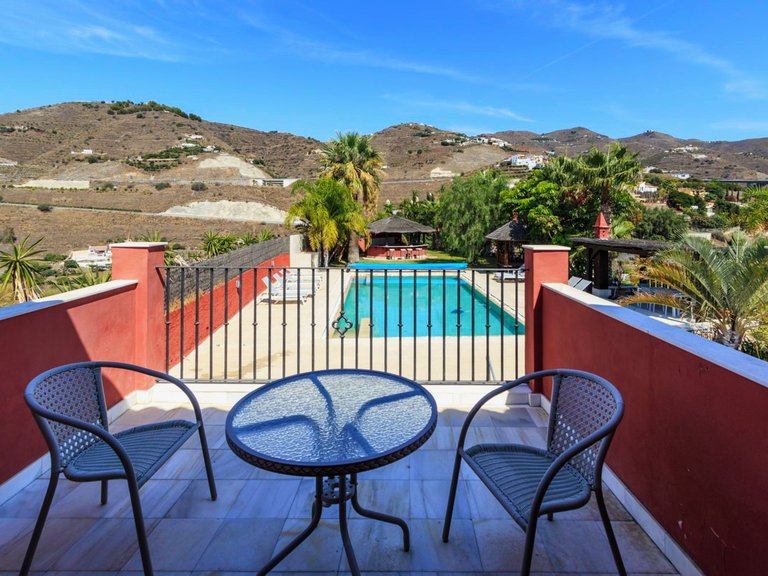 SPECTACULAR VILLA, EXCEPTIONAL QUALITY 26