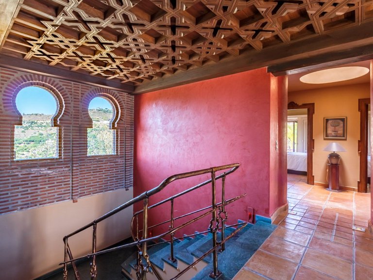 SPECTACULAR VILLA, EXCEPTIONAL QUALITY 32