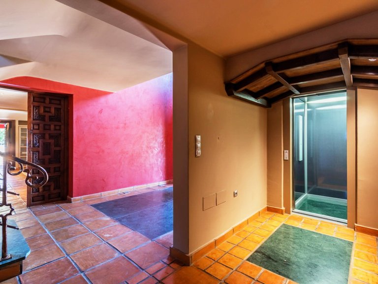 SPECTACULAR VILLA, EXCEPTIONAL QUALITY 35