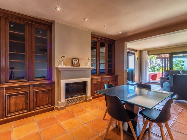 SPECTACULAR VILLA, EXCEPTIONAL QUALITY 38