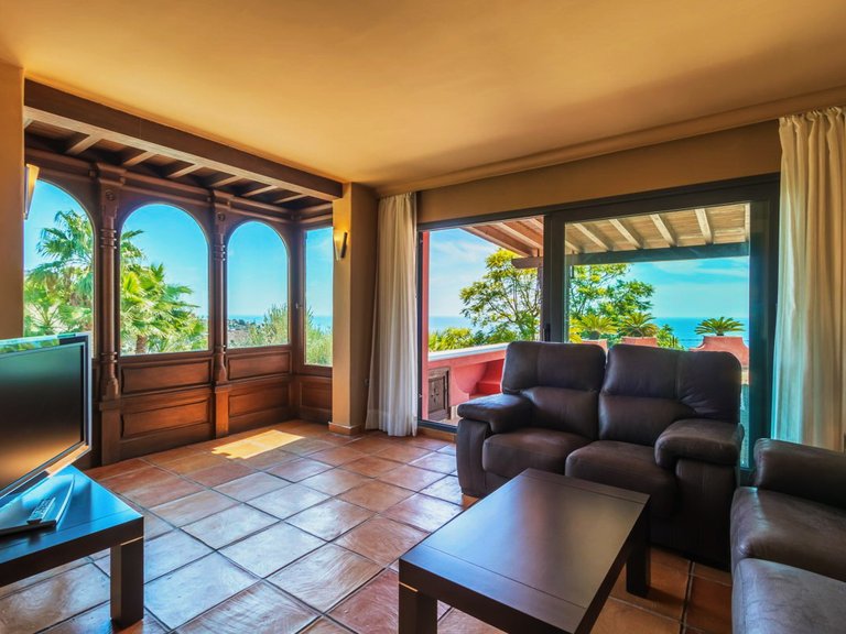SPECTACULAR VILLA, EXCEPTIONAL QUALITY 40