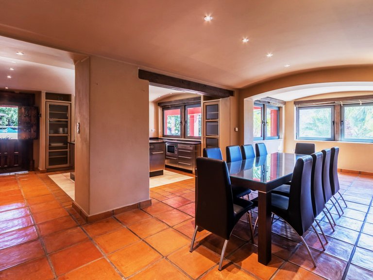 SPECTACULAR VILLA, EXCEPTIONAL QUALITY 44