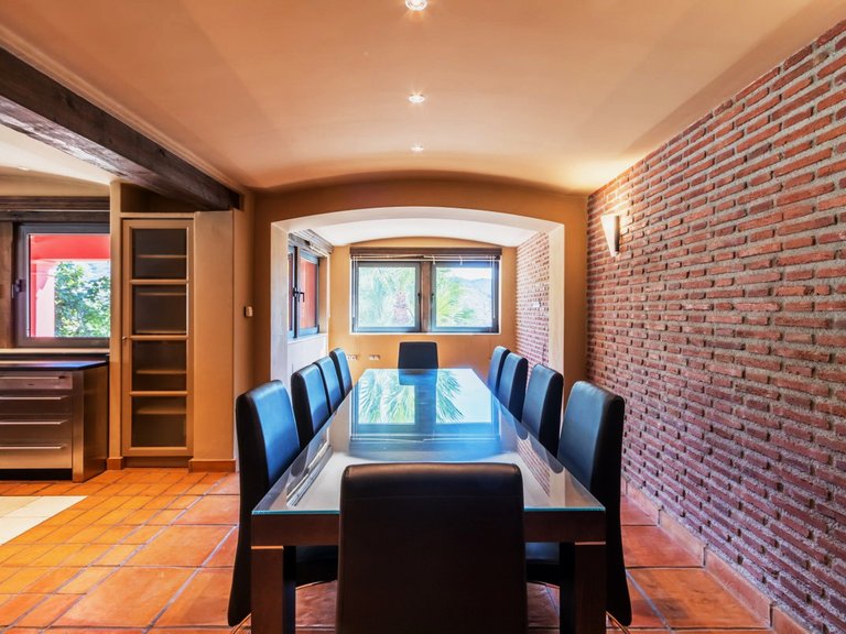 SPECTACULAR VILLA, EXCEPTIONAL QUALITY 45