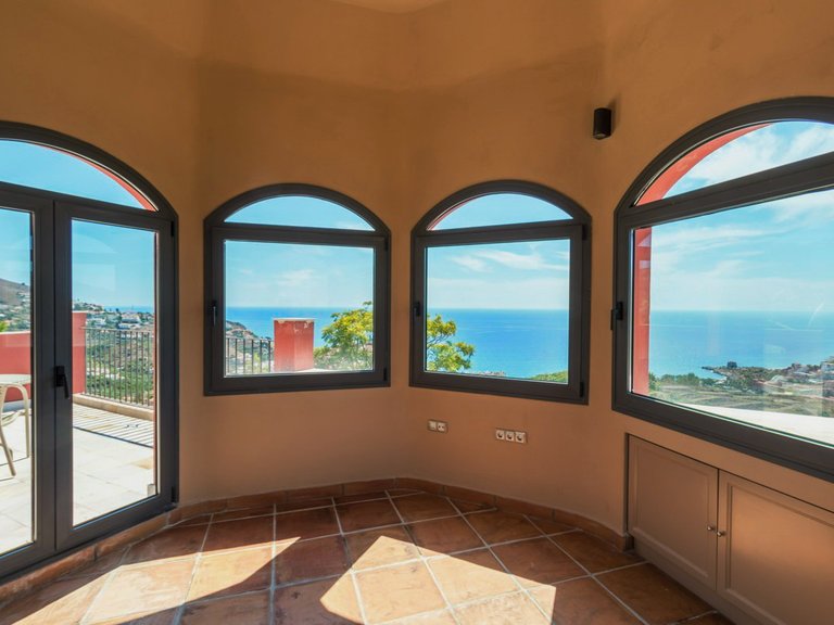 SPECTACULAR VILLA, EXCEPTIONAL QUALITY 8