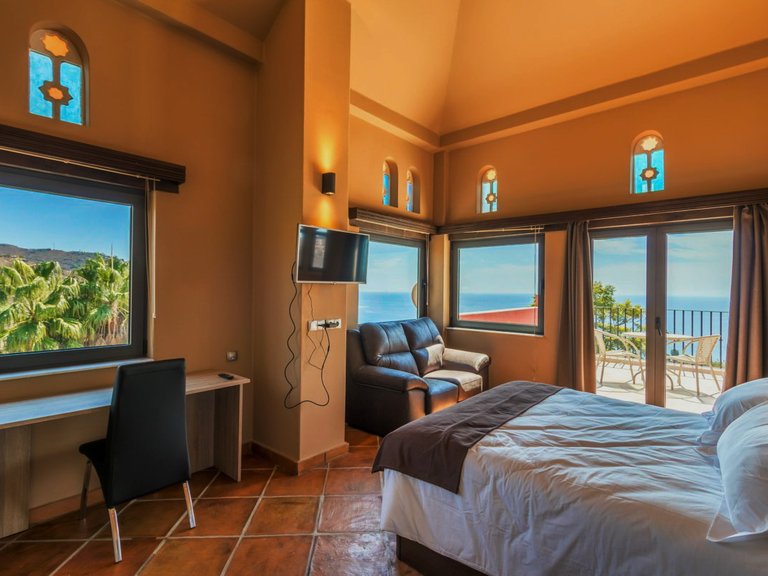 SPECTACULAR VILLA, EXCEPTIONAL QUALITY 11