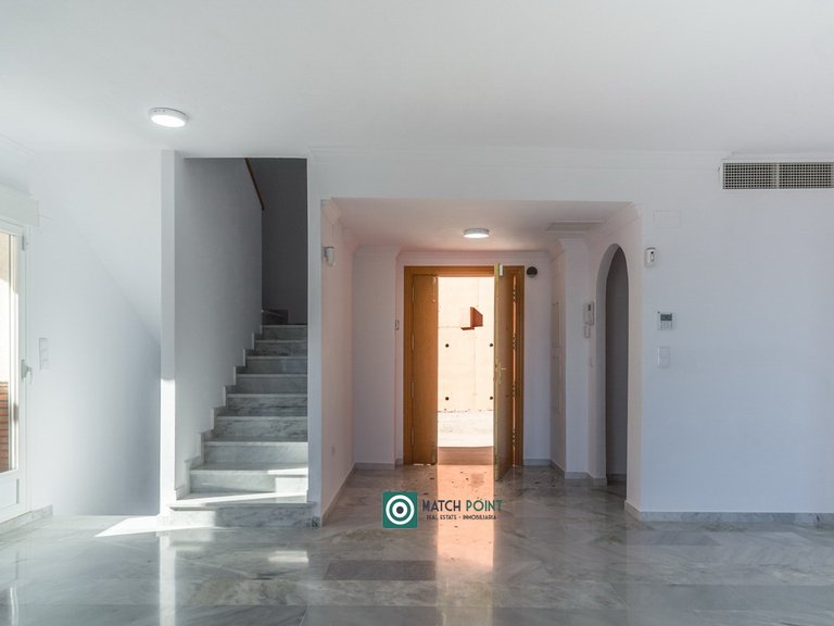 DETACHED VILLA IN THE MARINA 30