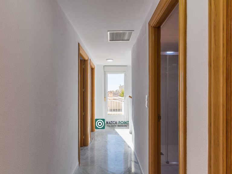 DETACHED VILLA IN THE MARINA 32