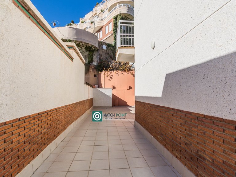 DETACHED VILLA IN THE MARINA 11