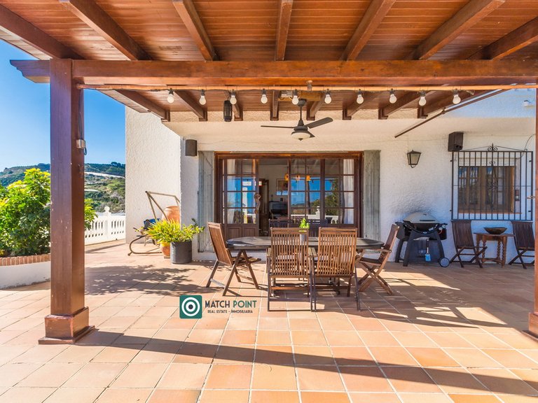 SPECTACULAR ESTATE 18