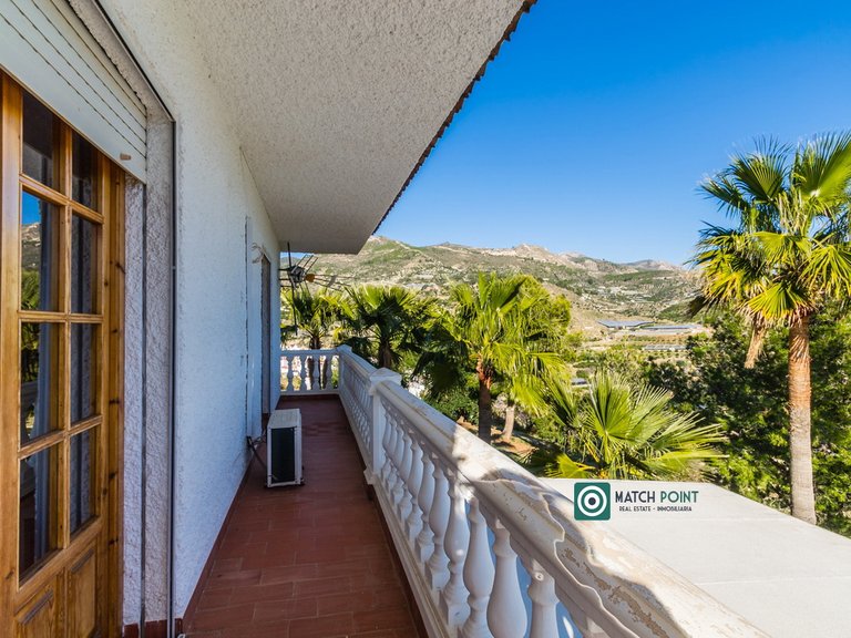 SPECTACULAR ESTATE 49