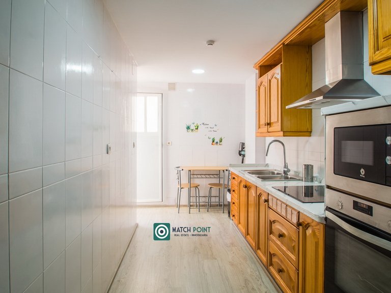 RIGHT IN THE CITY CENTER, READY TO MOVE IN 18