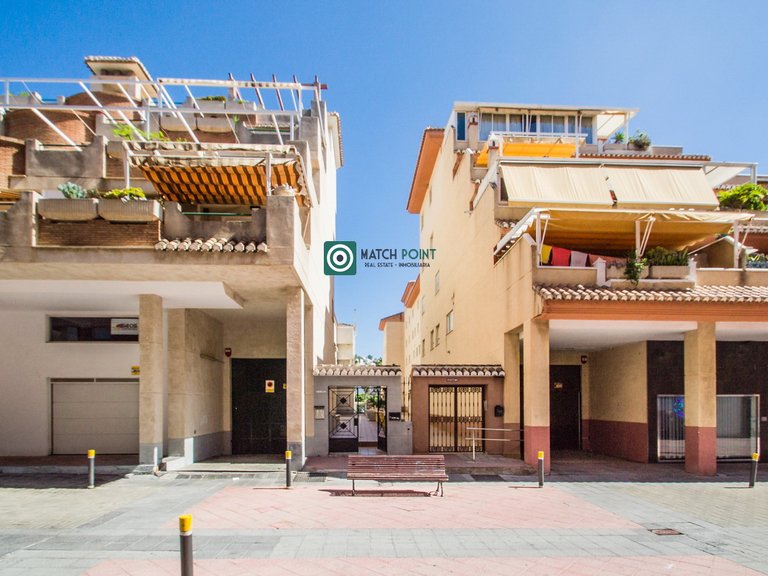 RIGHT IN THE CITY CENTER, READY TO MOVE IN 27