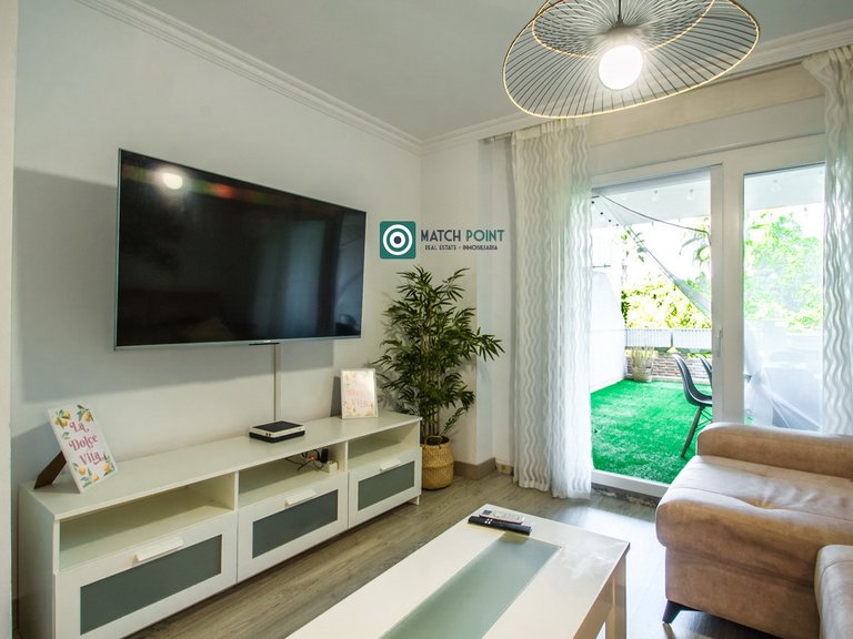 RIGHT IN THE CITY CENTER, READY TO MOVE IN 6