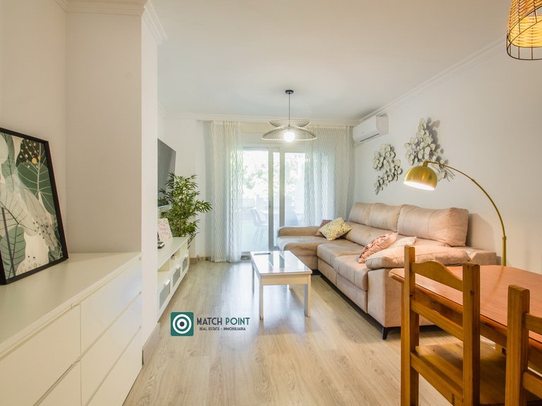 RIGHT IN THE CITY CENTER, READY TO MOVE IN 8