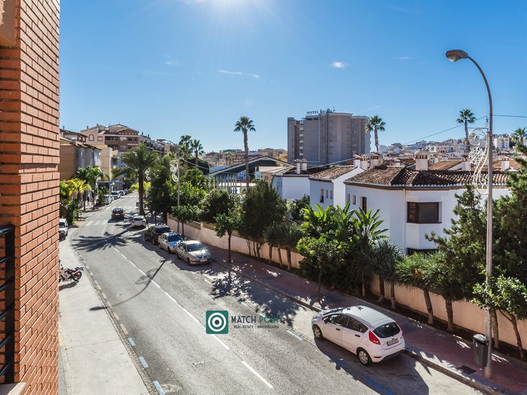 RIGHT ON THE HEART OF THE TOWN; APARTMENT WITH GARAGE INCLUDED 1