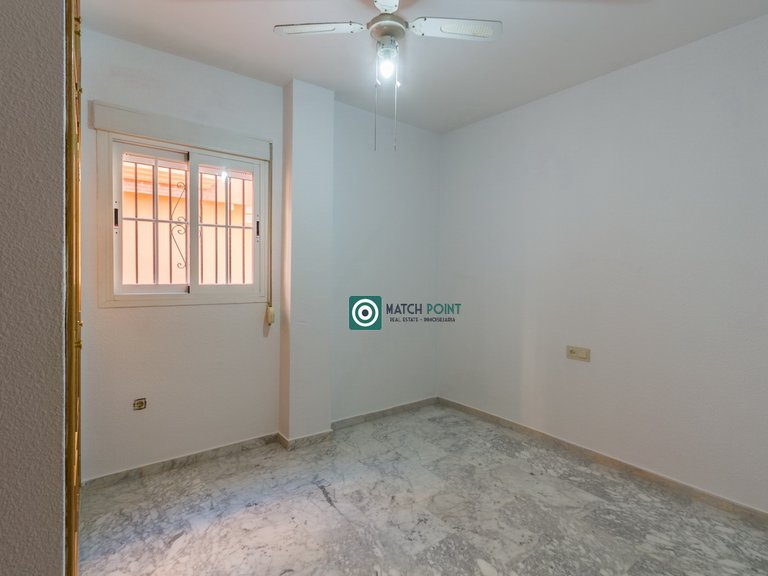 RIGHT ON THE HEART OF THE TOWN; APARTMENT WITH GARAGE INCLUDED 18