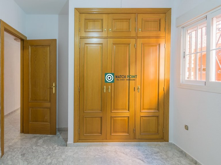 RIGHT ON THE HEART OF THE TOWN; APARTMENT WITH GARAGE INCLUDED 19