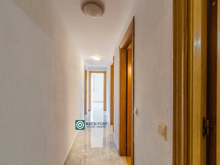 RIGHT ON THE HEART OF THE TOWN; APARTMENT WITH GARAGE INCLUDED 20