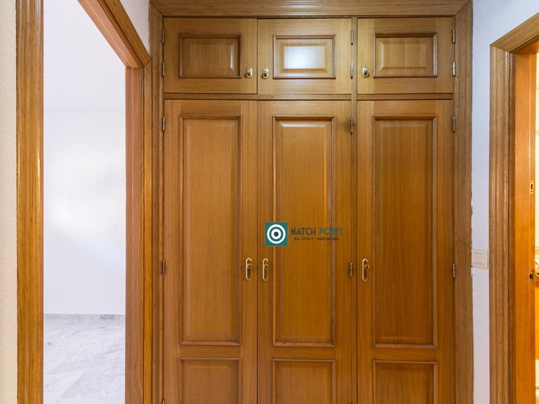 RIGHT ON THE HEART OF THE TOWN; APARTMENT WITH GARAGE INCLUDED 23
