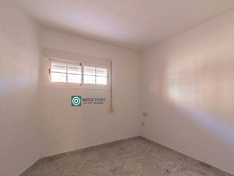 RIGHT ON THE HEART OF THE TOWN; APARTMENT WITH GARAGE INCLUDED 24