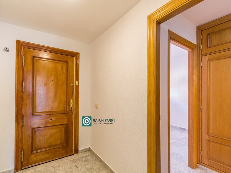 RIGHT ON THE HEART OF THE TOWN; APARTMENT WITH GARAGE INCLUDED 28