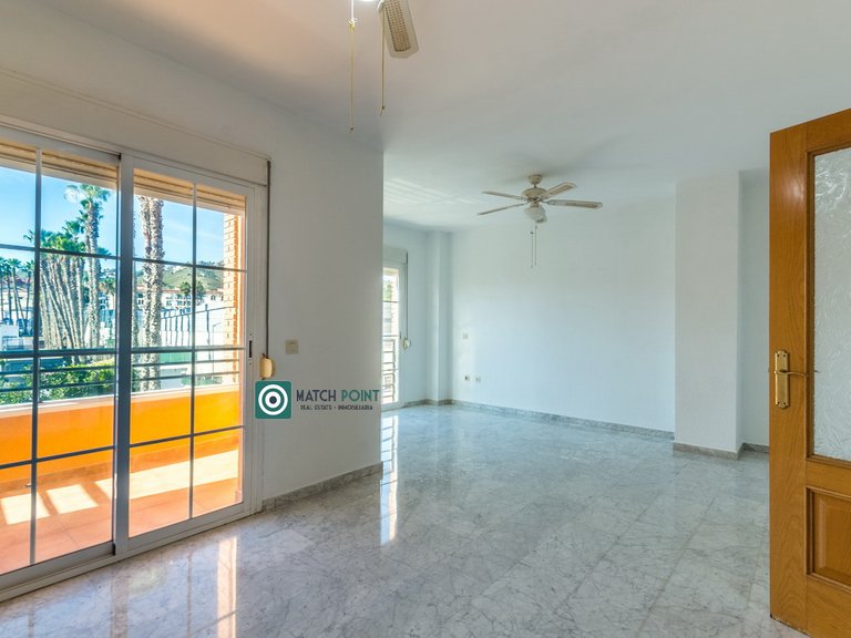 RIGHT ON THE HEART OF THE TOWN; APARTMENT WITH GARAGE INCLUDED 6