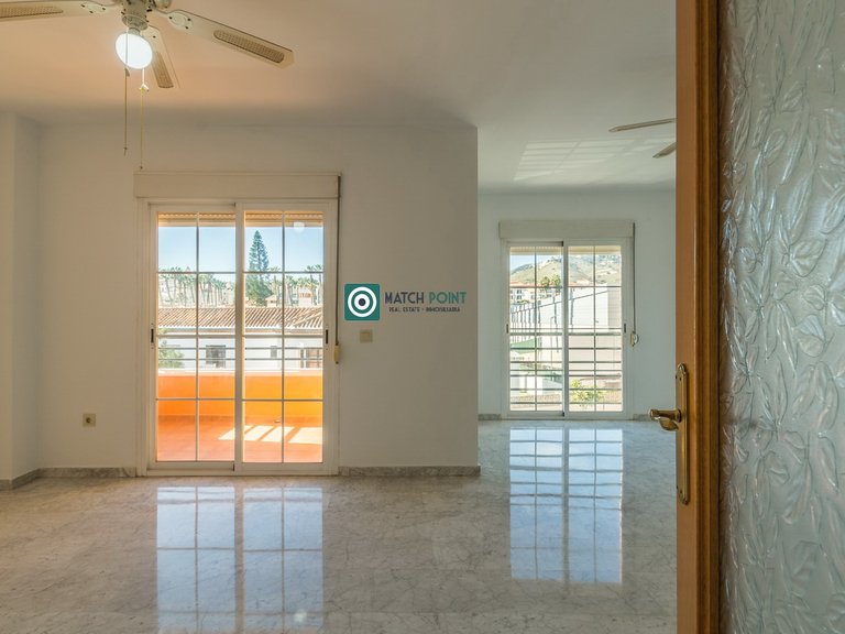 RIGHT ON THE HEART OF THE TOWN; APARTMENT WITH GARAGE INCLUDED 8
