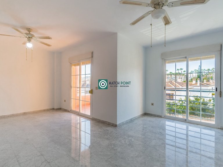 RIGHT ON THE HEART OF THE TOWN; APARTMENT WITH GARAGE INCLUDED 9