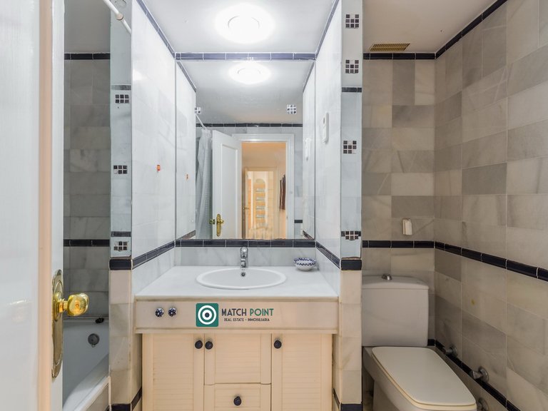 PERFECT FOR ALL YEAR-ROUND LIVING. 10