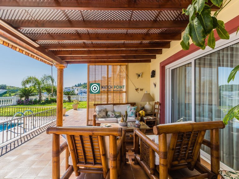 MAGNIFICENT ALL IN ONE FLOOR HOUSE 10