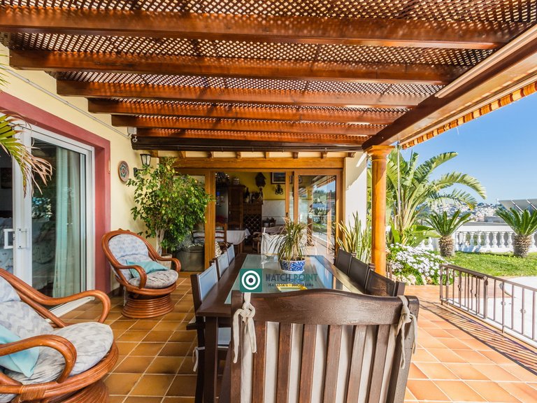 MAGNIFICENT ALL IN ONE FLOOR HOUSE 11