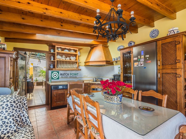 MAGNIFICENT ALL IN ONE FLOOR HOUSE 13