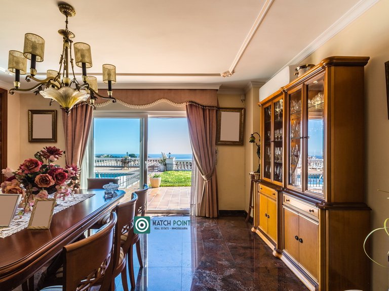 MAGNIFICENT ALL IN ONE FLOOR HOUSE 18