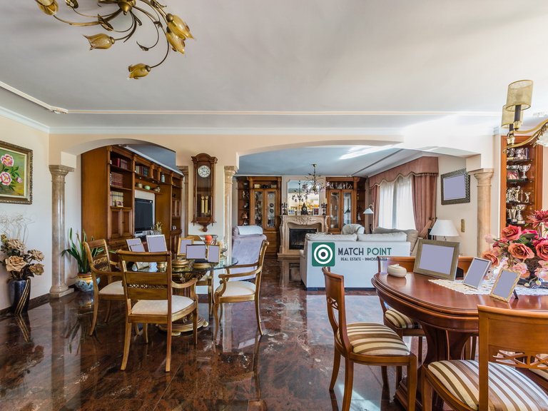 MAGNIFICENT ALL IN ONE FLOOR HOUSE 19