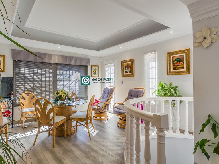 MAGNIFICENT ALL IN ONE FLOOR HOUSE 24