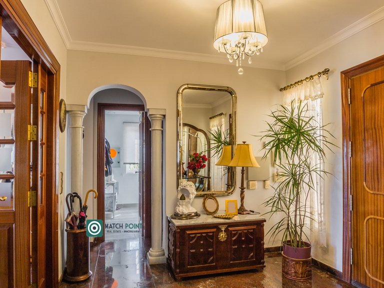 MAGNIFICENT ALL IN ONE FLOOR HOUSE 25