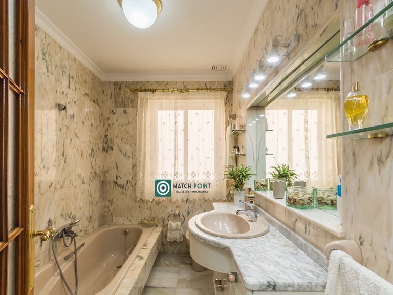 MAGNIFICENT ALL IN ONE FLOOR HOUSE 36