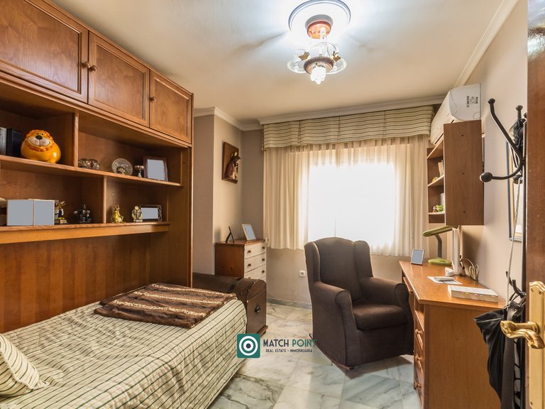 MAGNIFICENT ALL IN ONE FLOOR HOUSE 39