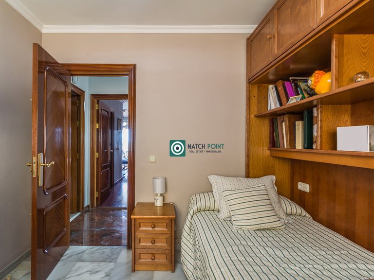 MAGNIFICENT ALL IN ONE FLOOR HOUSE 40