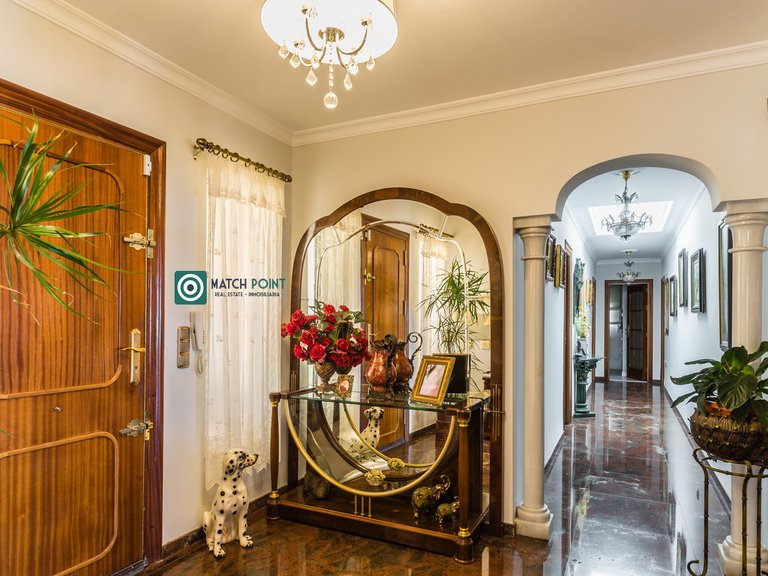 MAGNIFICENT ALL IN ONE FLOOR HOUSE 41